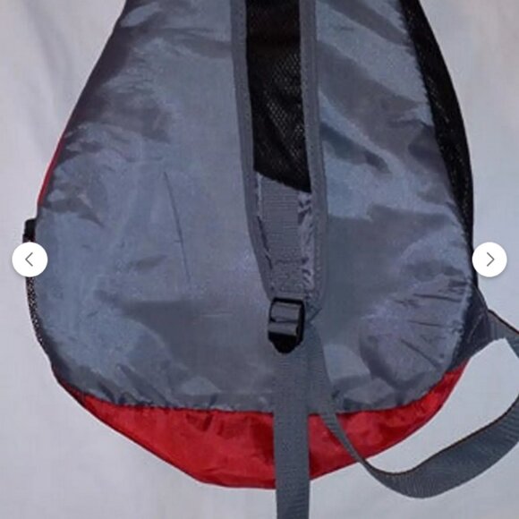 Trek Sling Bag Red Black Lightweight Nylon Crossbody Backpack w/ Headphone Port - Picture 3 of 3